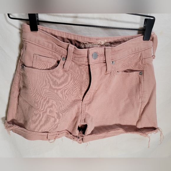 Universe Thread pink denim 2/26 shorts. Frayed bottoms cute and nice. ⛱️🌊🏖 - Picture 1 of 8